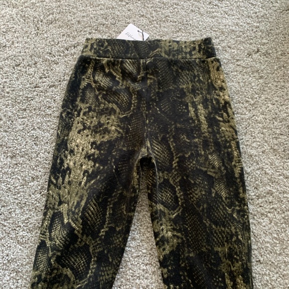 BNWT high waisted stretchy flare pants - Picture 4 of 4